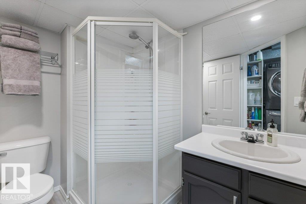 2 GREENWOOD PL - Image 49