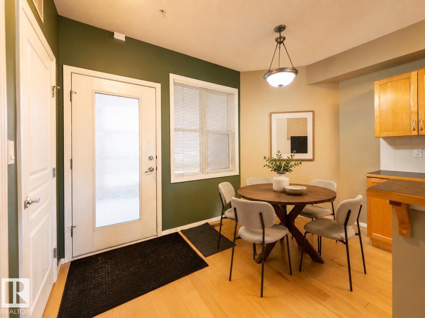 #412 11039 83 AV NW - 11