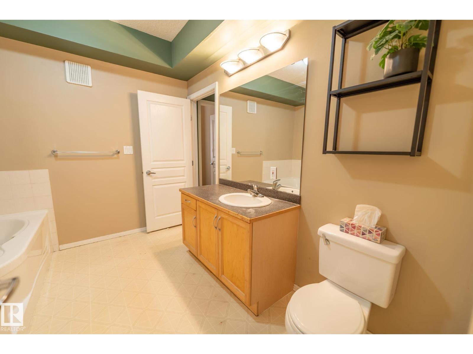 #412 11039 83 AV NW - 18