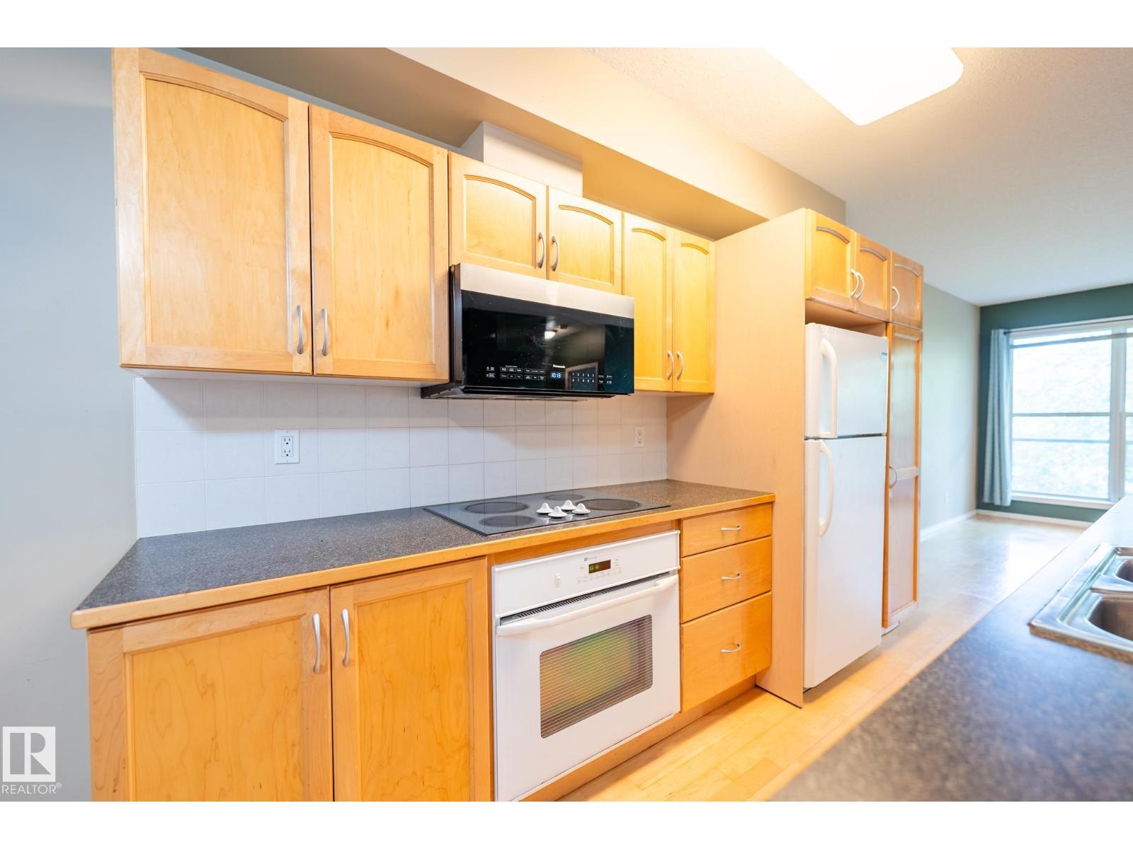 #412 11039 83 AV NW - 5
