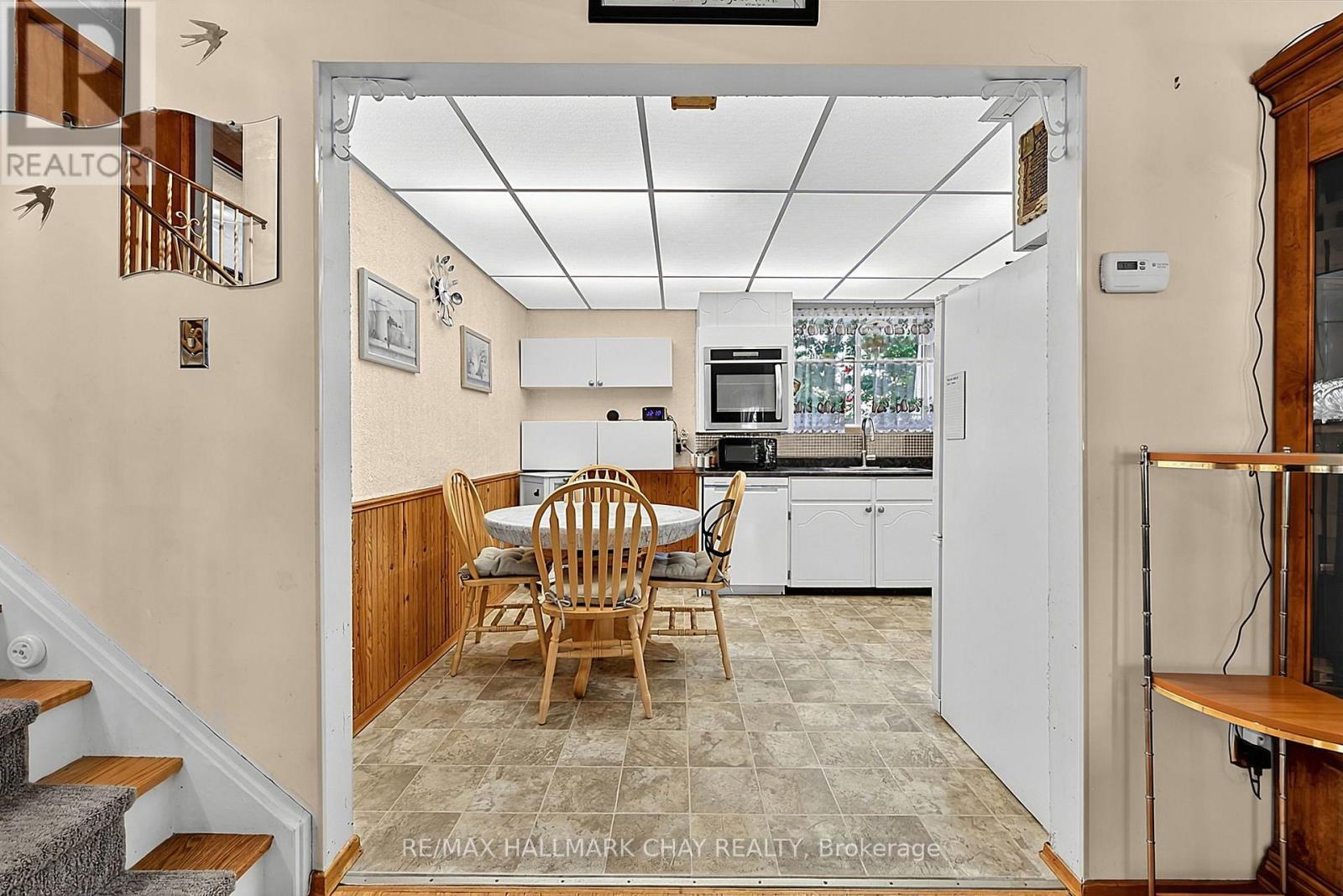 11 SECOND STREET - Image 8