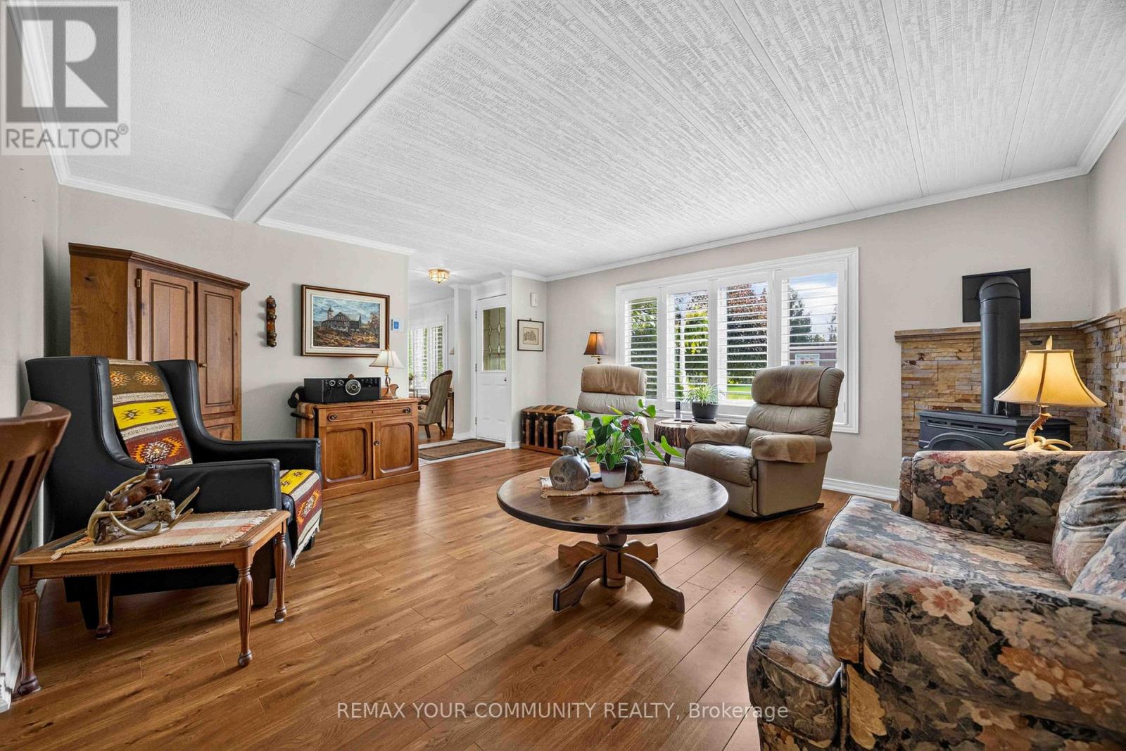 131 ROXANNA DRIVE - 11