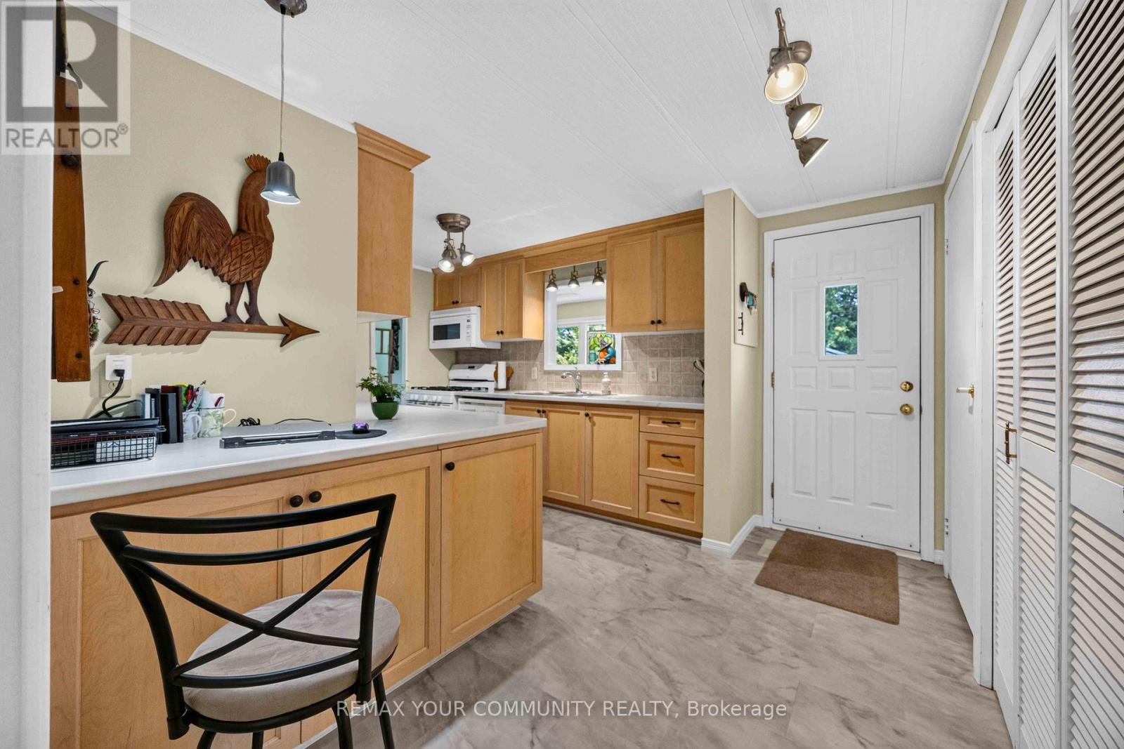 131 ROXANNA DRIVE - Image 13