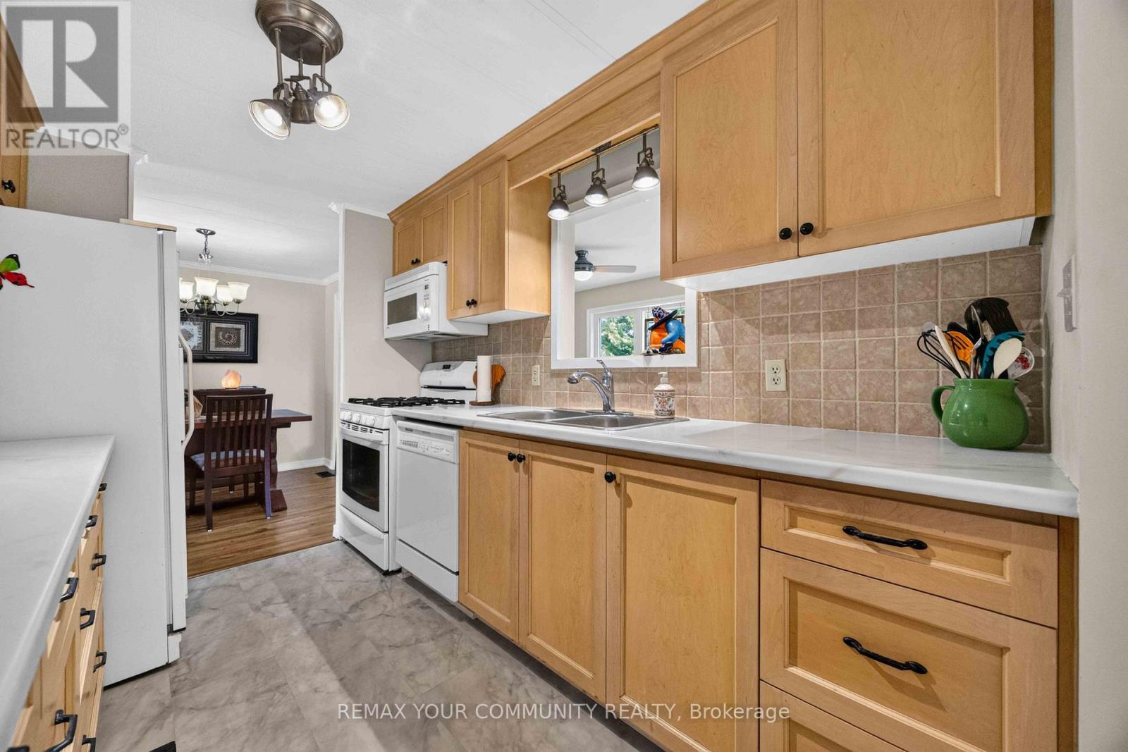 131 ROXANNA DRIVE - Image 15