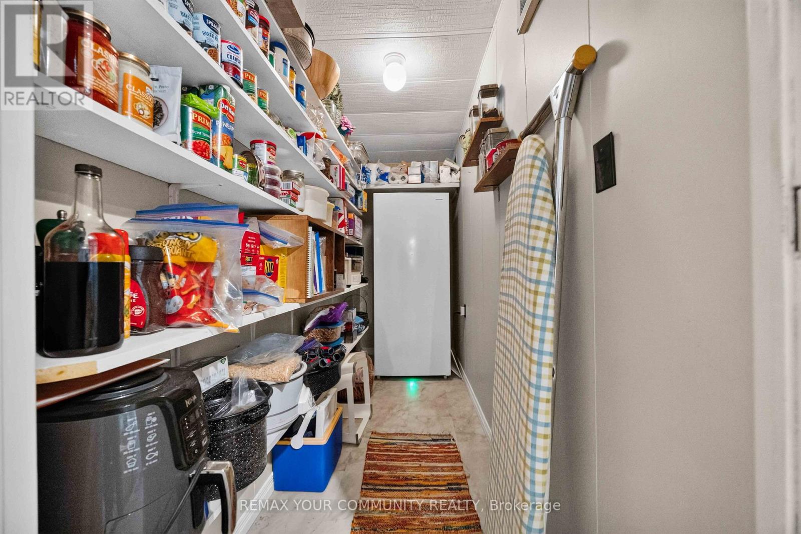 131 ROXANNA DRIVE - 27