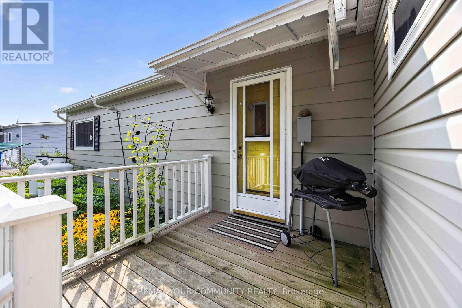 131 ROXANNA DRIVE - 29