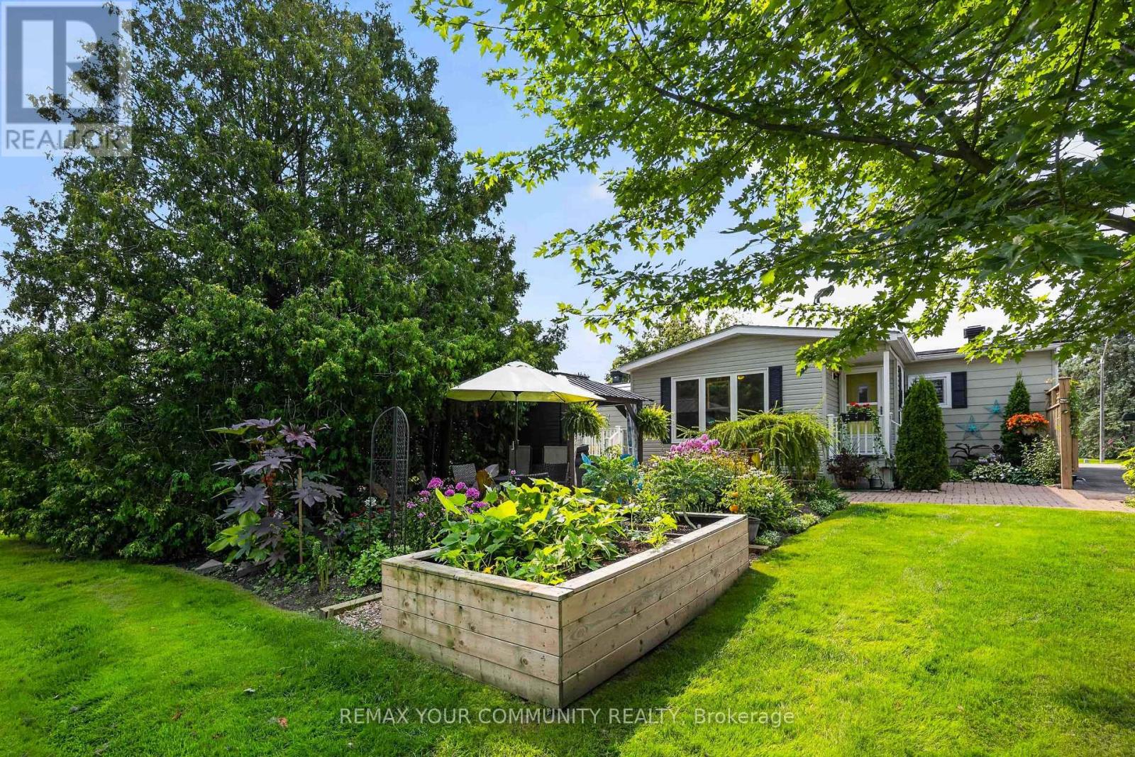 131 ROXANNA DRIVE - Image 36