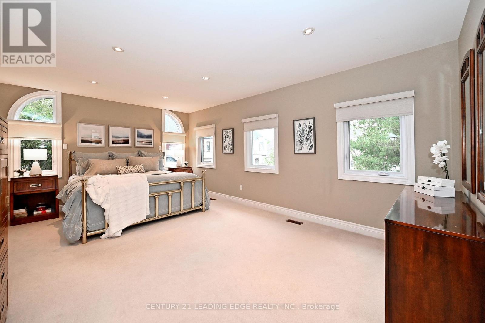 7 NORMANDALE ROAD - Image 27