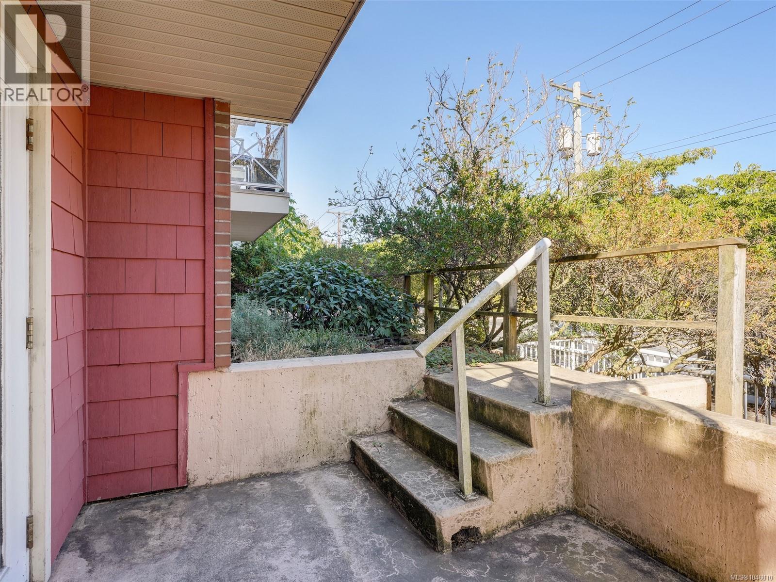 #109 1371 Hillside Ave - 23