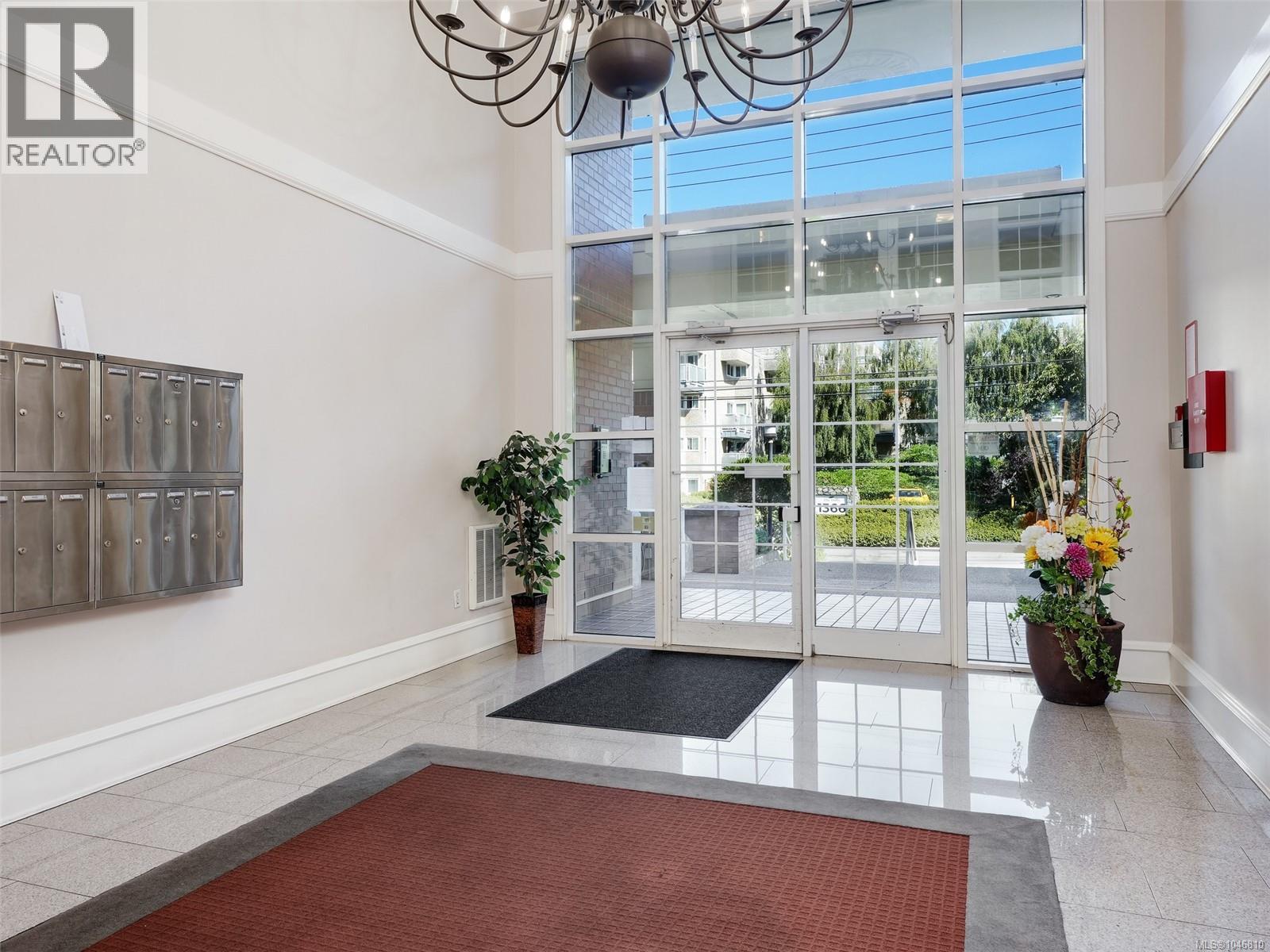 #109 1371 Hillside Ave - Image 26
