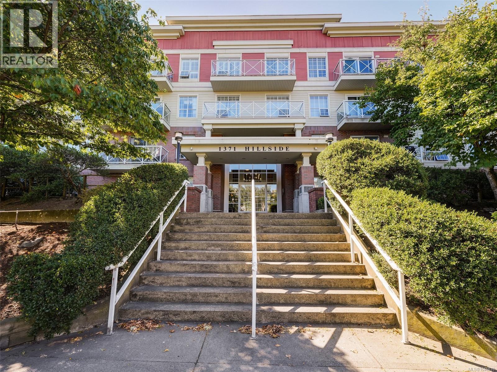 #109 1371 Hillside Ave - Image 29