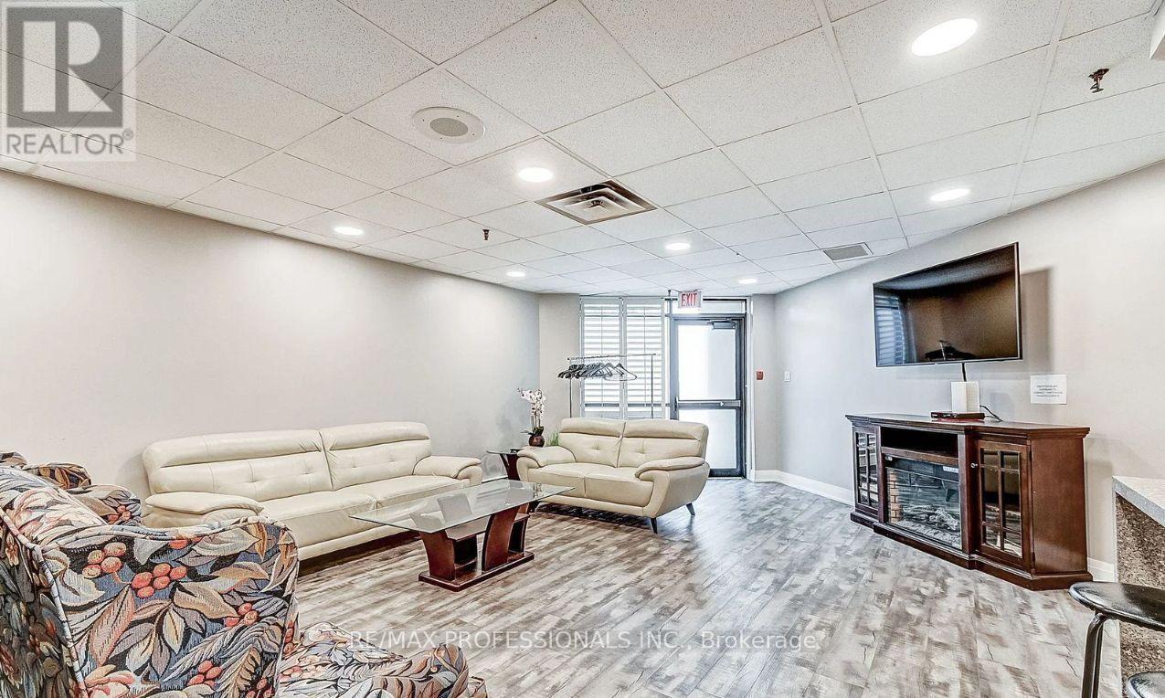 #105 95 LA ROSE AVENUE - Image 36