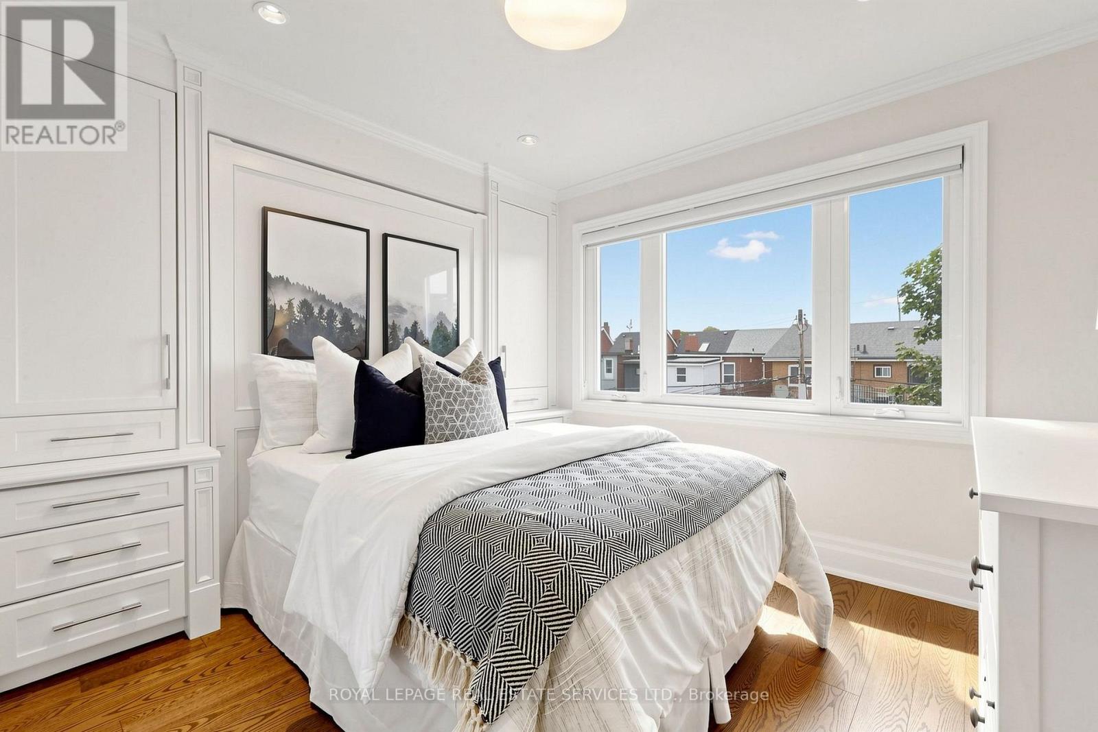 7 SELLERS AVENUE - 23