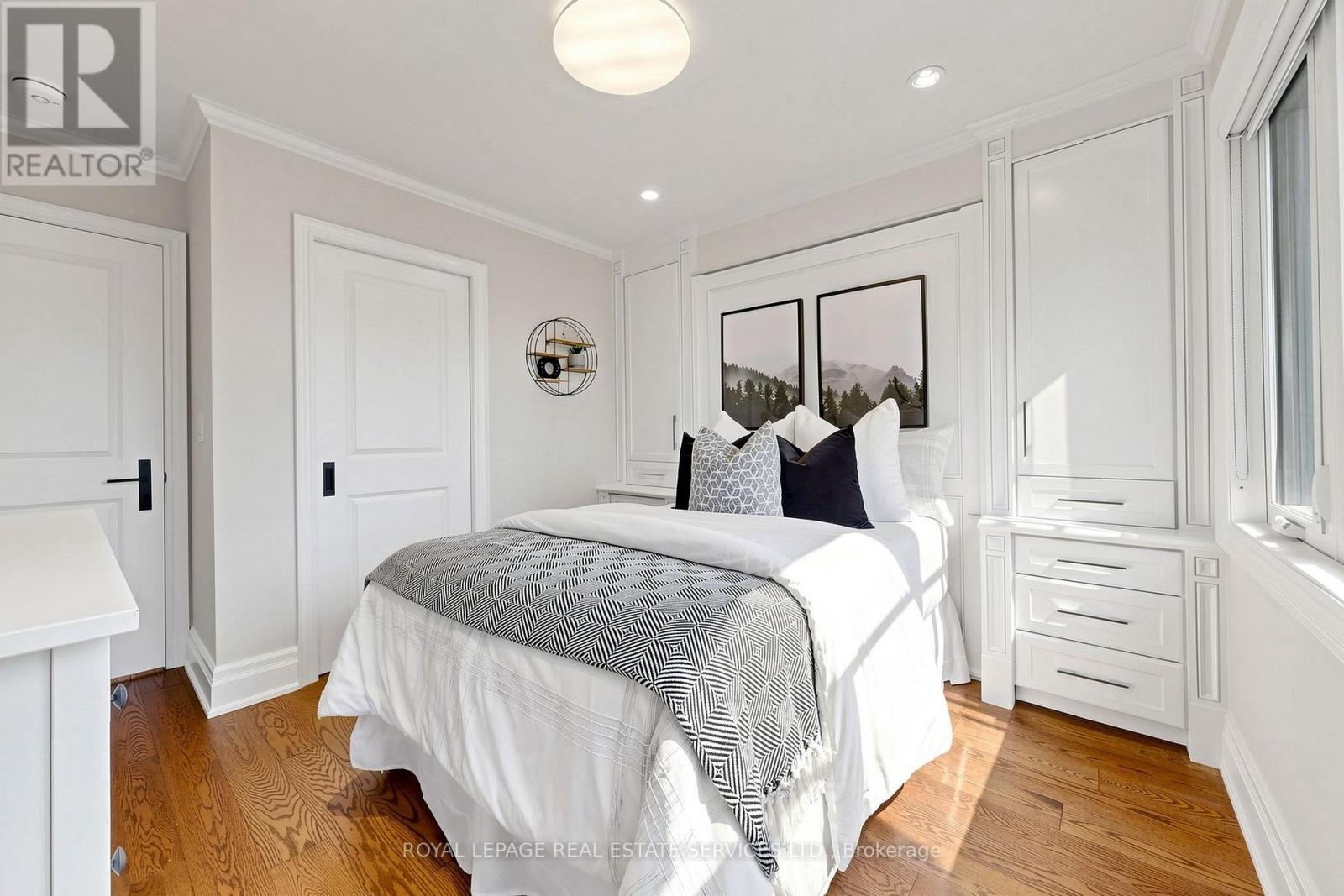 7 SELLERS AVENUE - 24