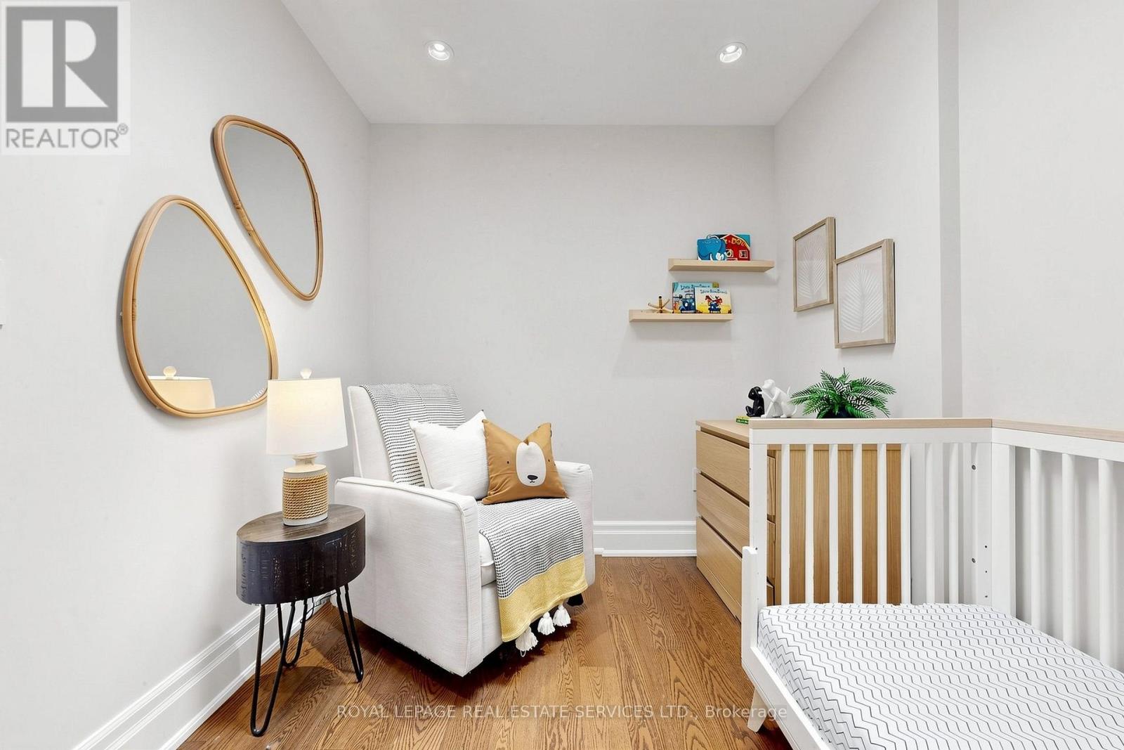 7 SELLERS AVENUE - 27