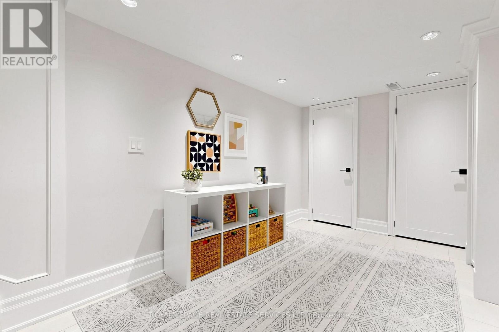 7 SELLERS AVENUE - 30