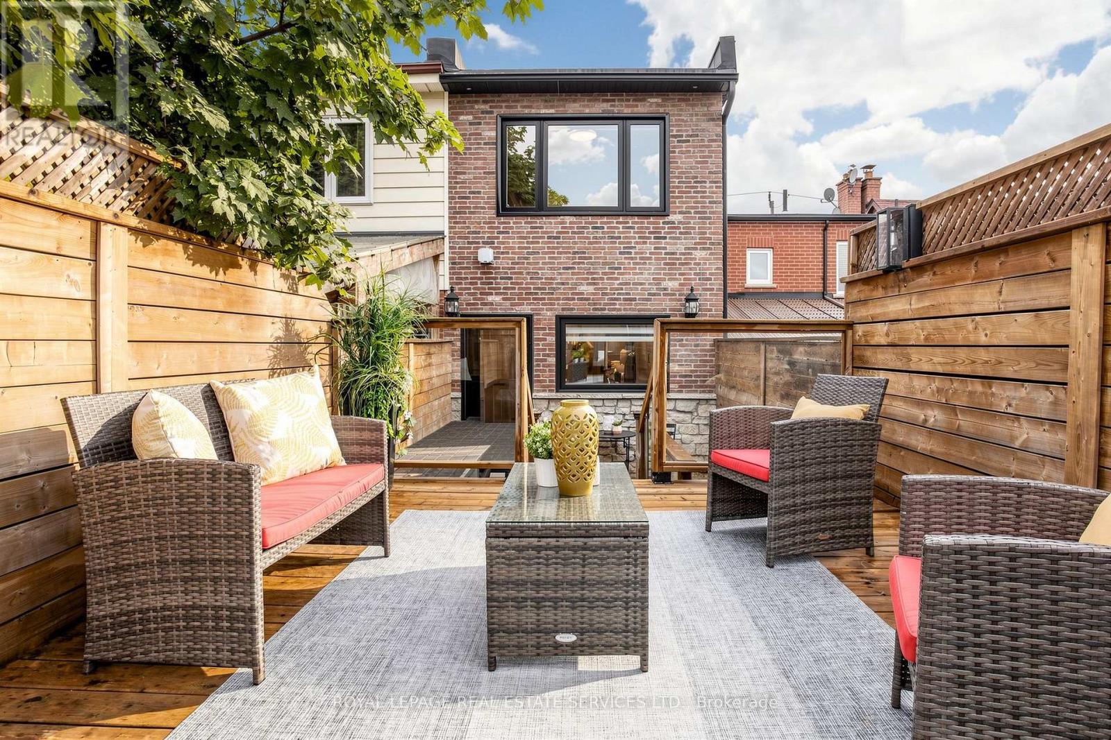 7 SELLERS AVENUE - 34