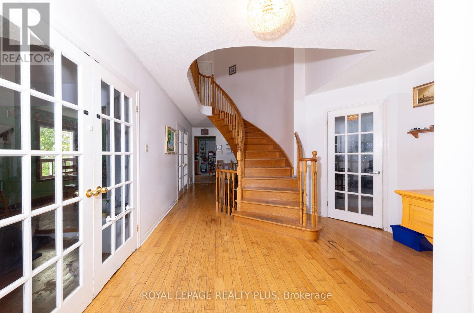 5523 EDENCROFT CRESCENT - 11