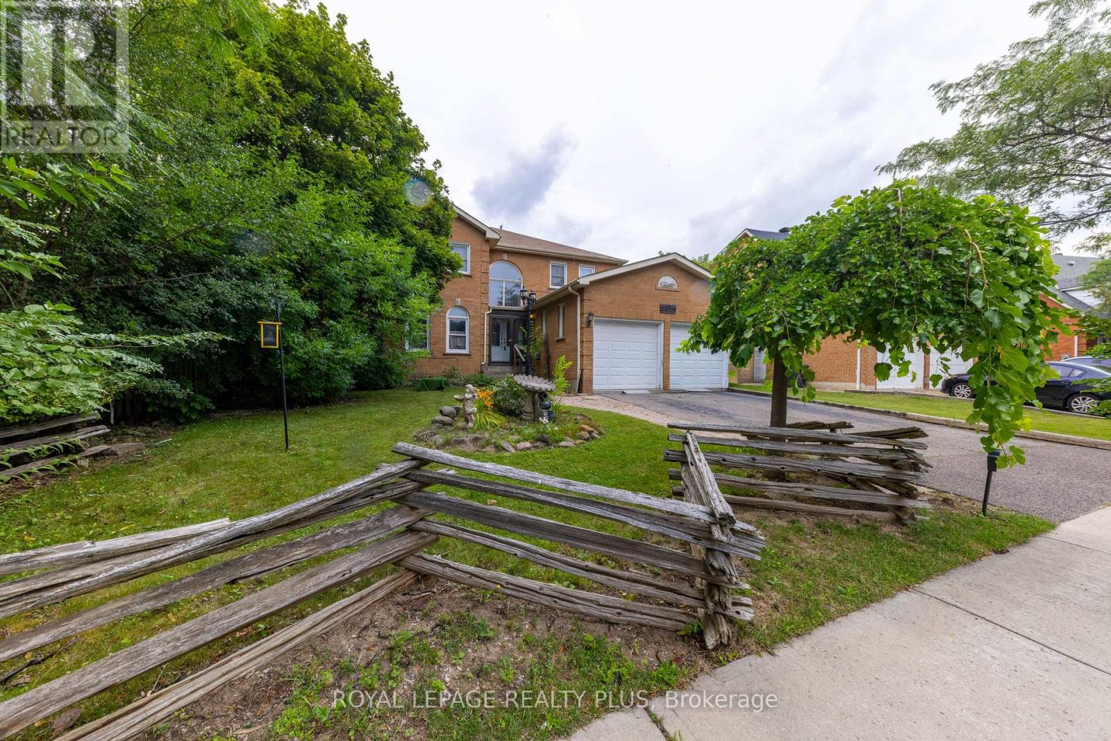 5523 EDENCROFT CRESCENT - 2
