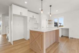 Mud room - 15 Bentley Bay, Steinbach, MB R5G2Y4 Photo 7