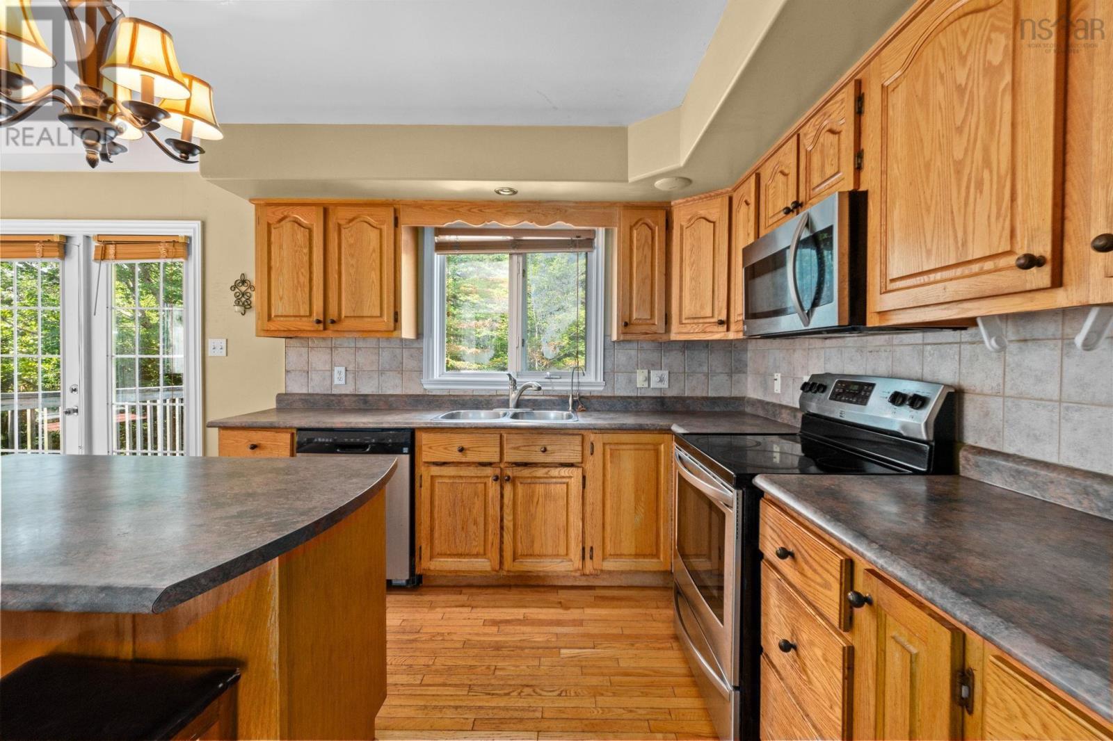 Property 7 of 35 of 214 Hemlock Drive