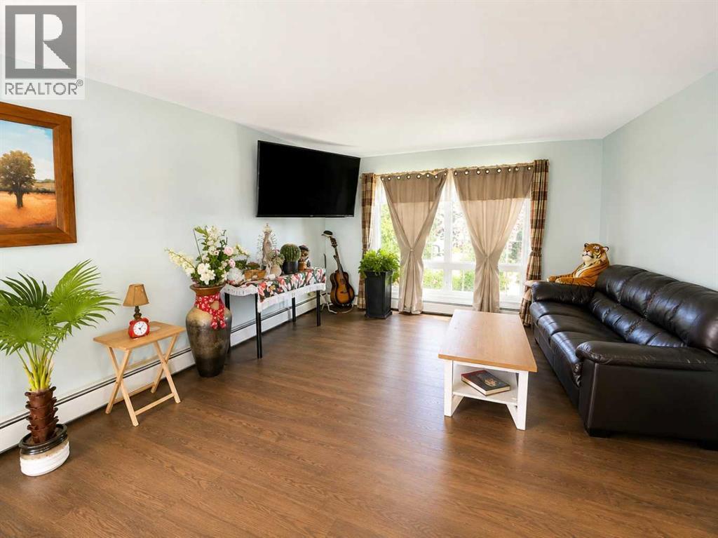 215 14 Street - Photo 12