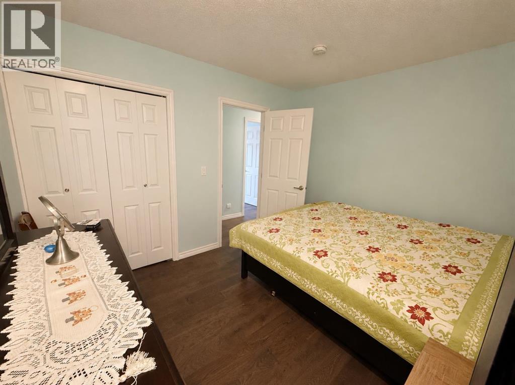 215 14 Street - Photo 16