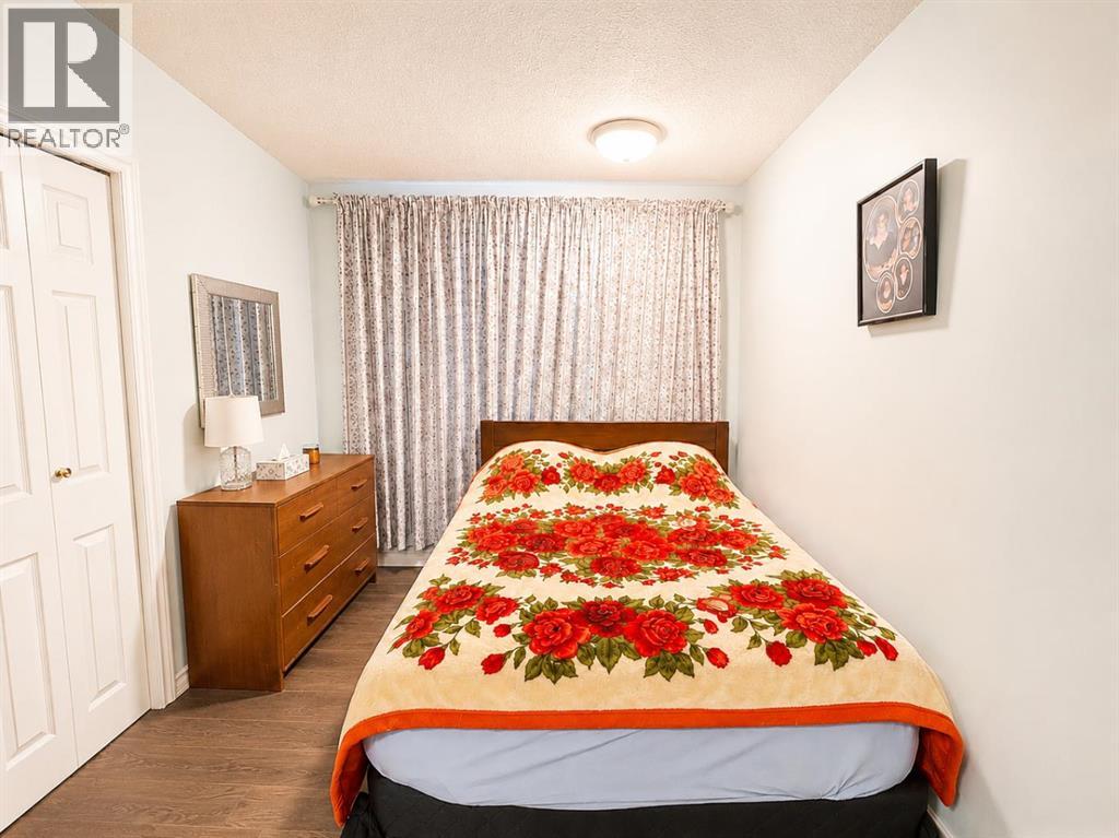 215 14 Street - Photo 19