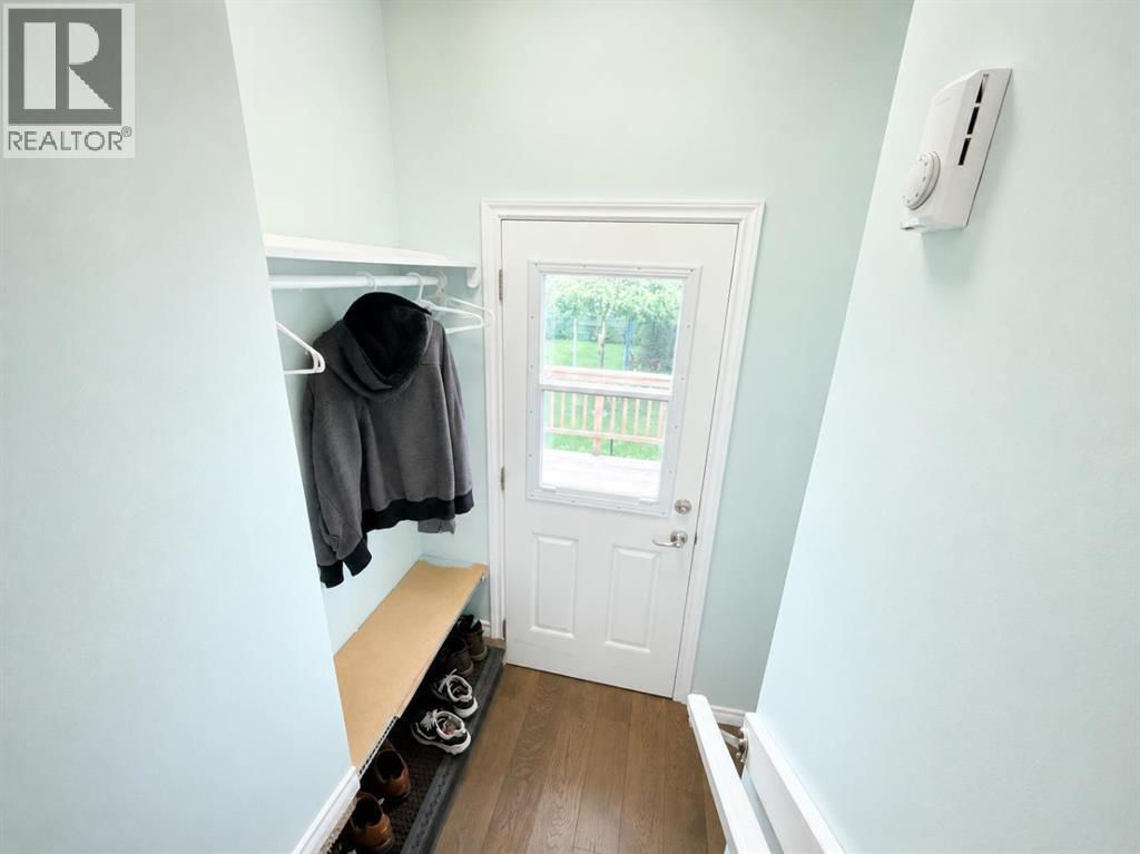 215 14 Street - Photo 20