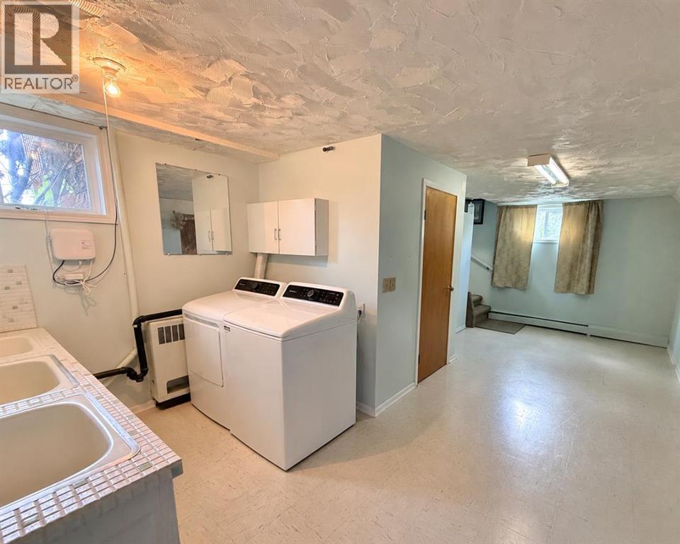 215 14 Street - Photo 22