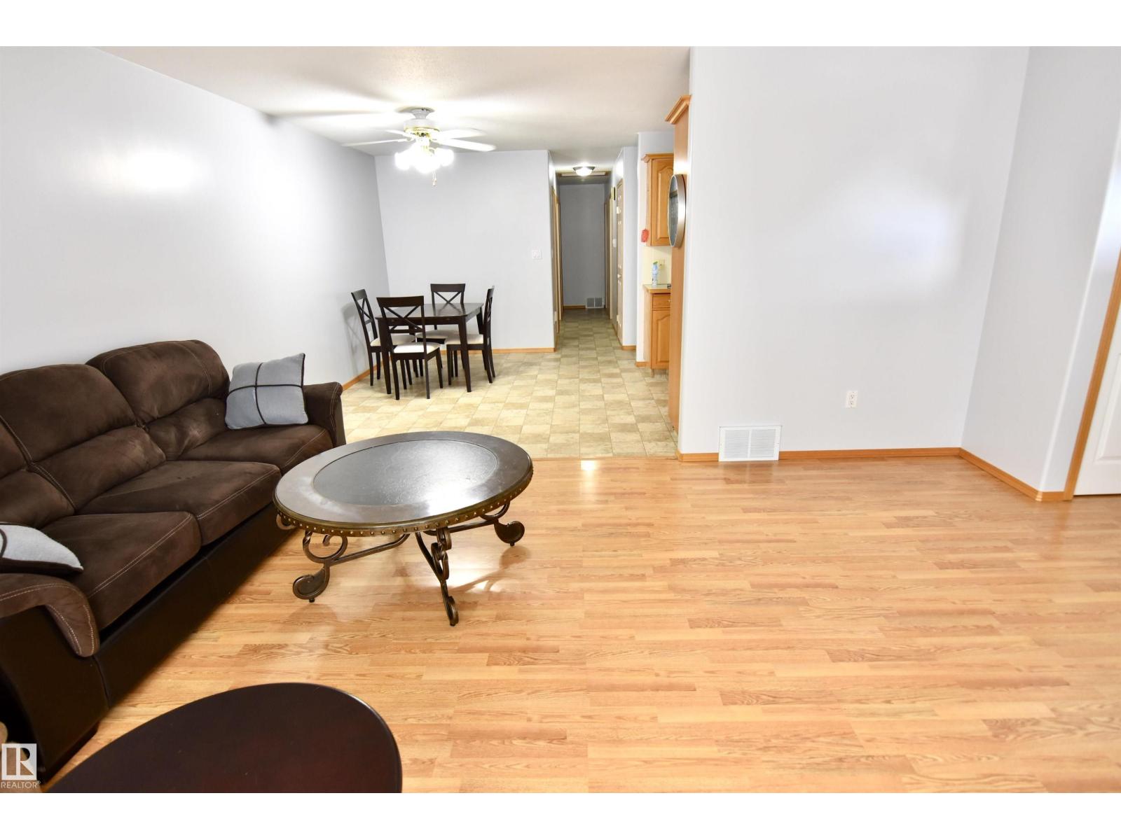 4820 49 Avenue - Photo 5