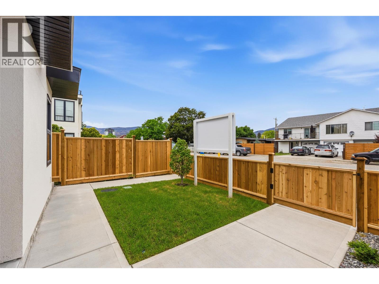#2 943 Fuller Avenue - 11