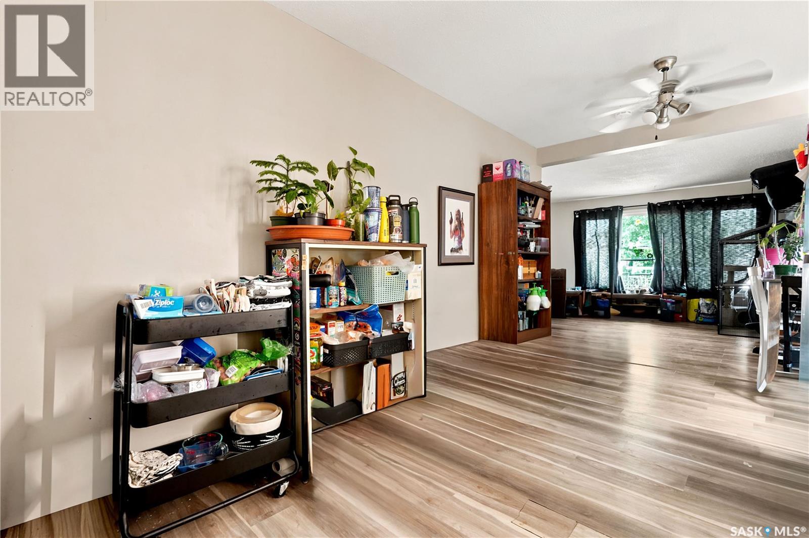2232 McAra STREET - 10