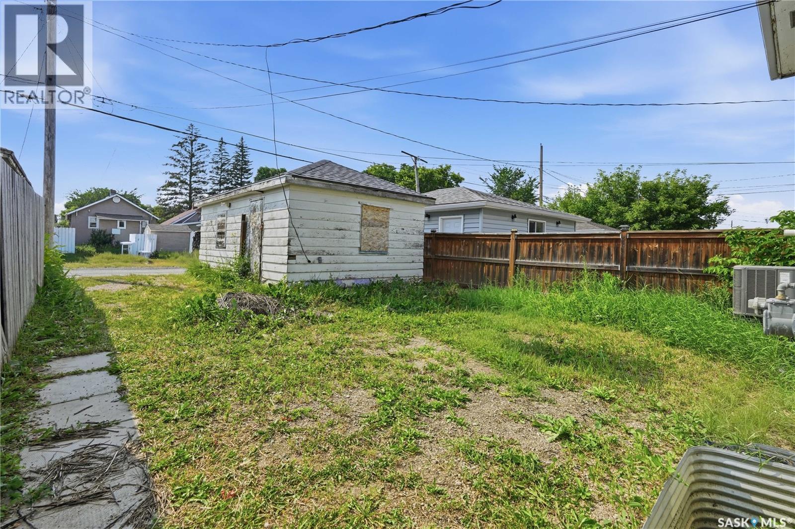 2232 McAra STREET - Image 30