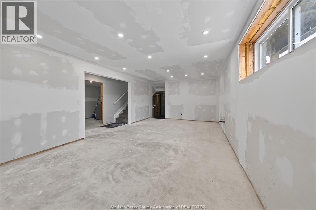 1720 MUCCI DRIVE - 24