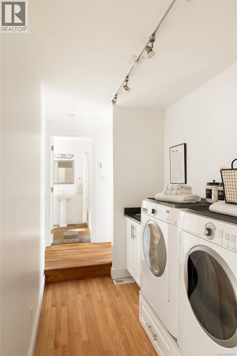3155 Mars St - Image 25