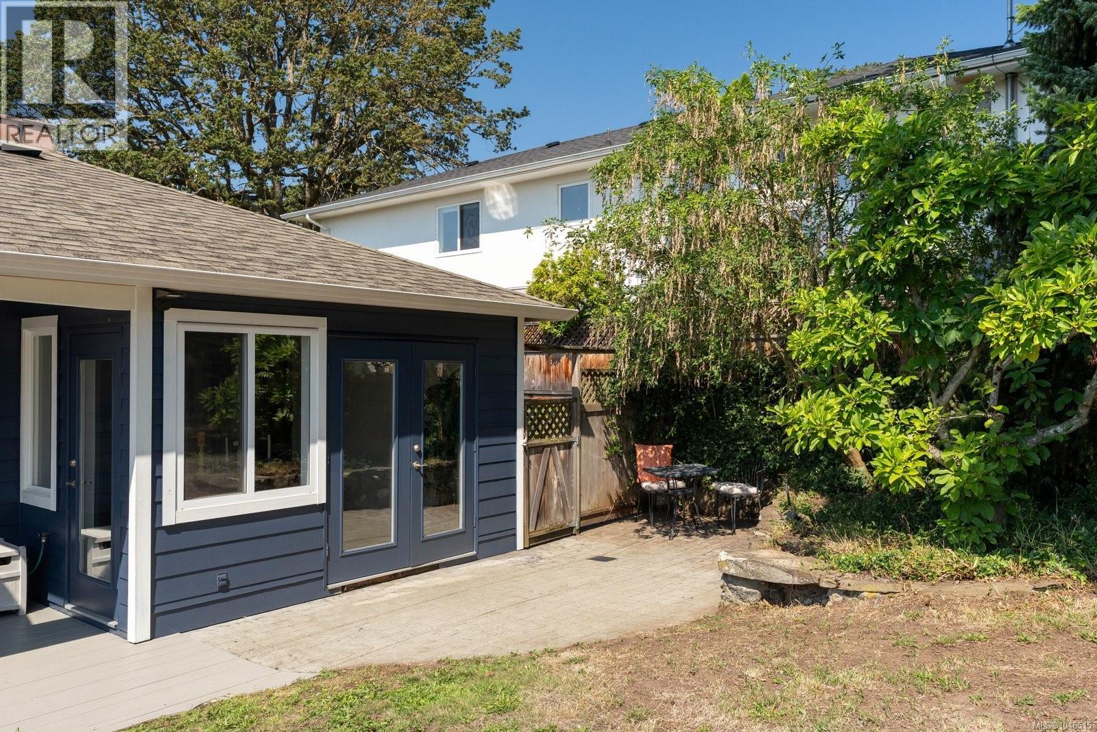 3155 Mars St - Image 30