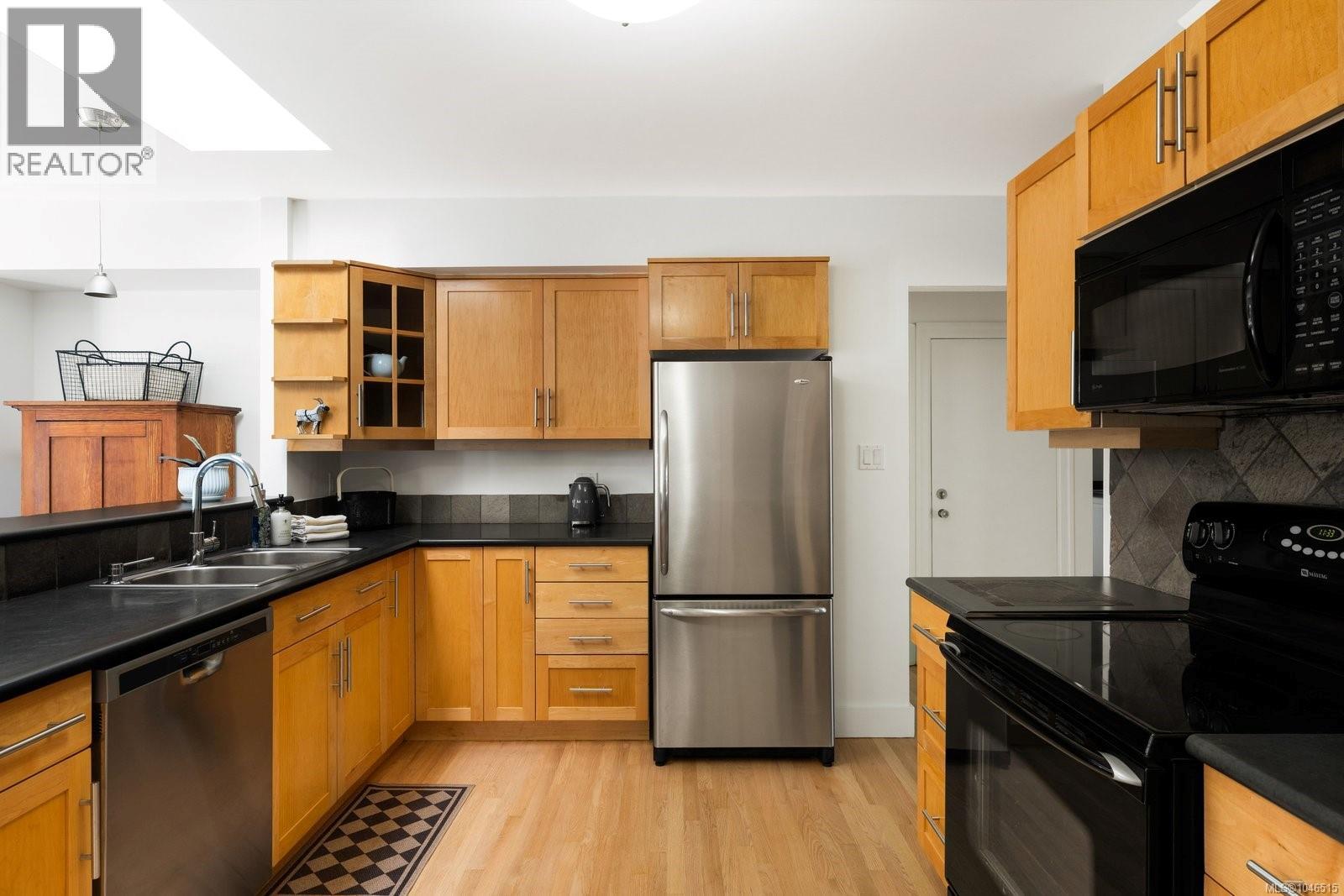 3155 Mars St - 8