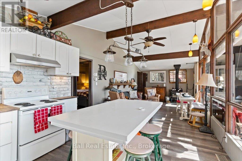 1046 EDITH CRESCENT - Image 5