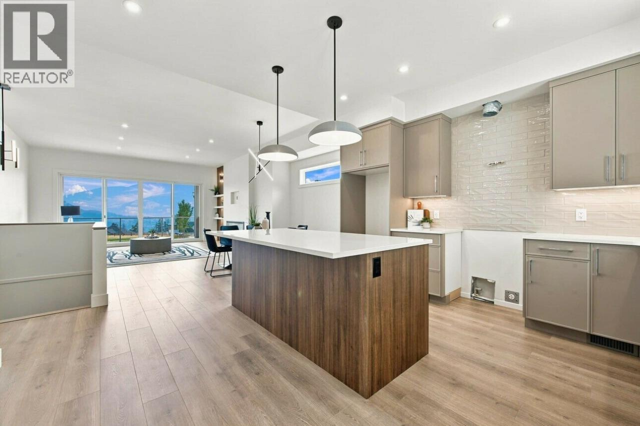 2071 Cortina Drive, Kelowna