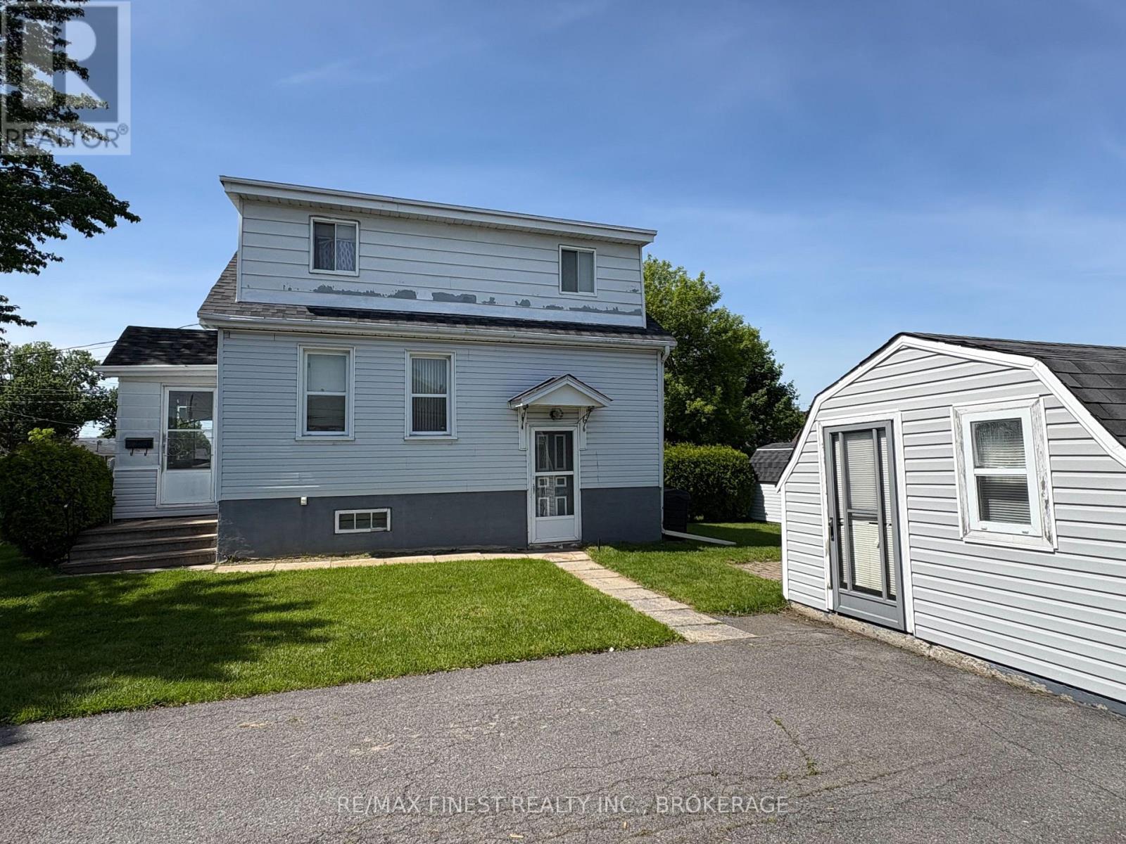 226 DANIS AVENUE - 3