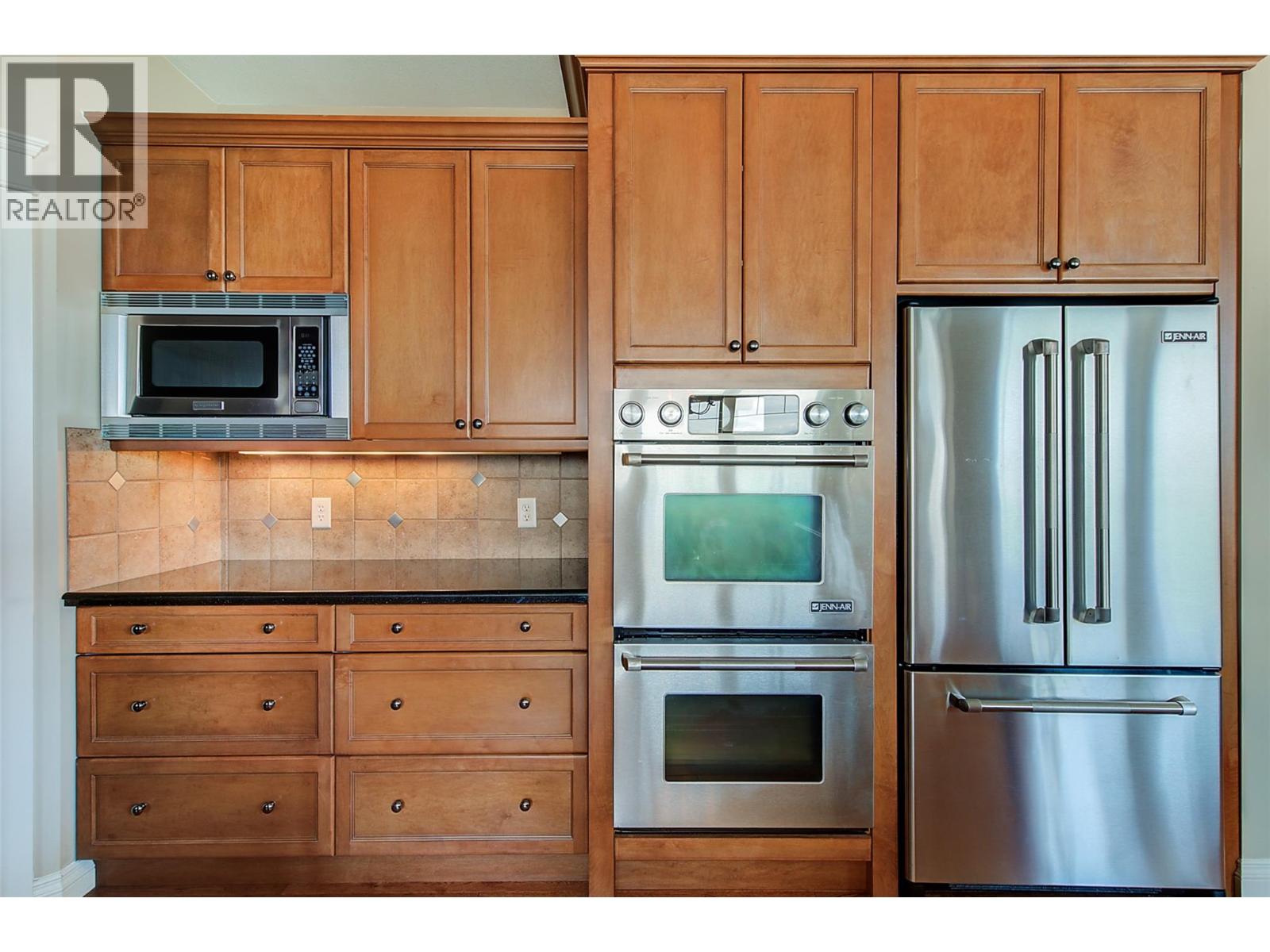 1095 Hume Avenue - 24