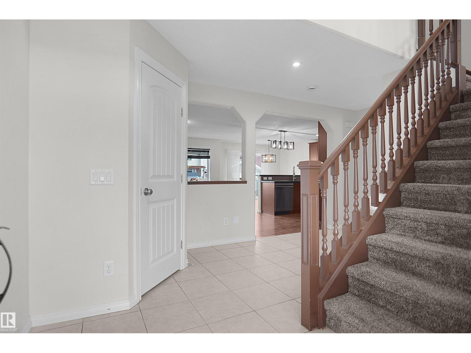 8432 18 AV SW - Image 6