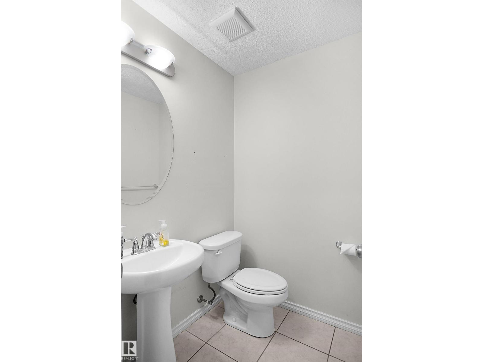 8432 18 AV SW - Image 30