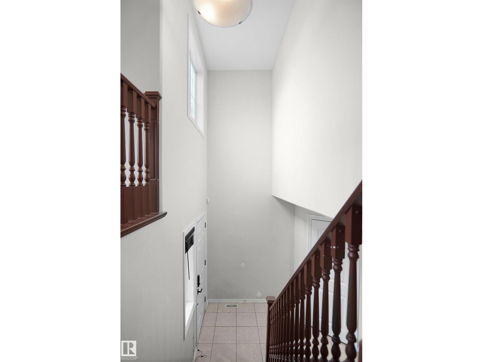8432 18 AV SW - Image 39