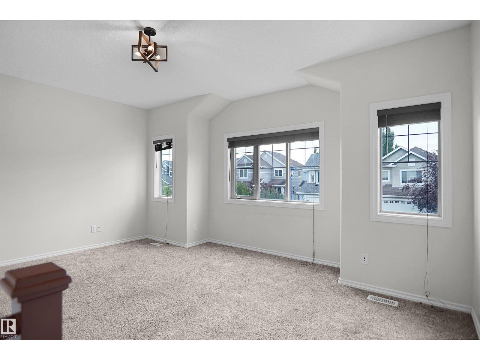 8432 18 AV SW - Image 33