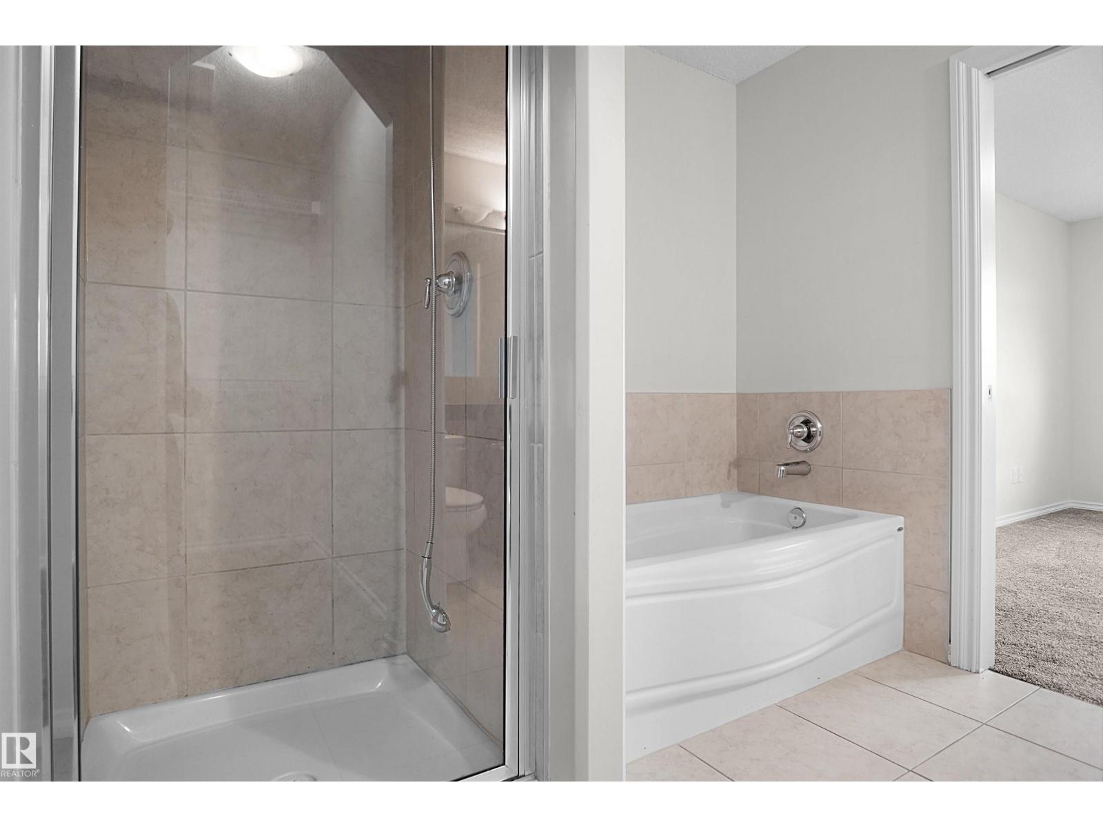 8432 18 AV SW - Image 46