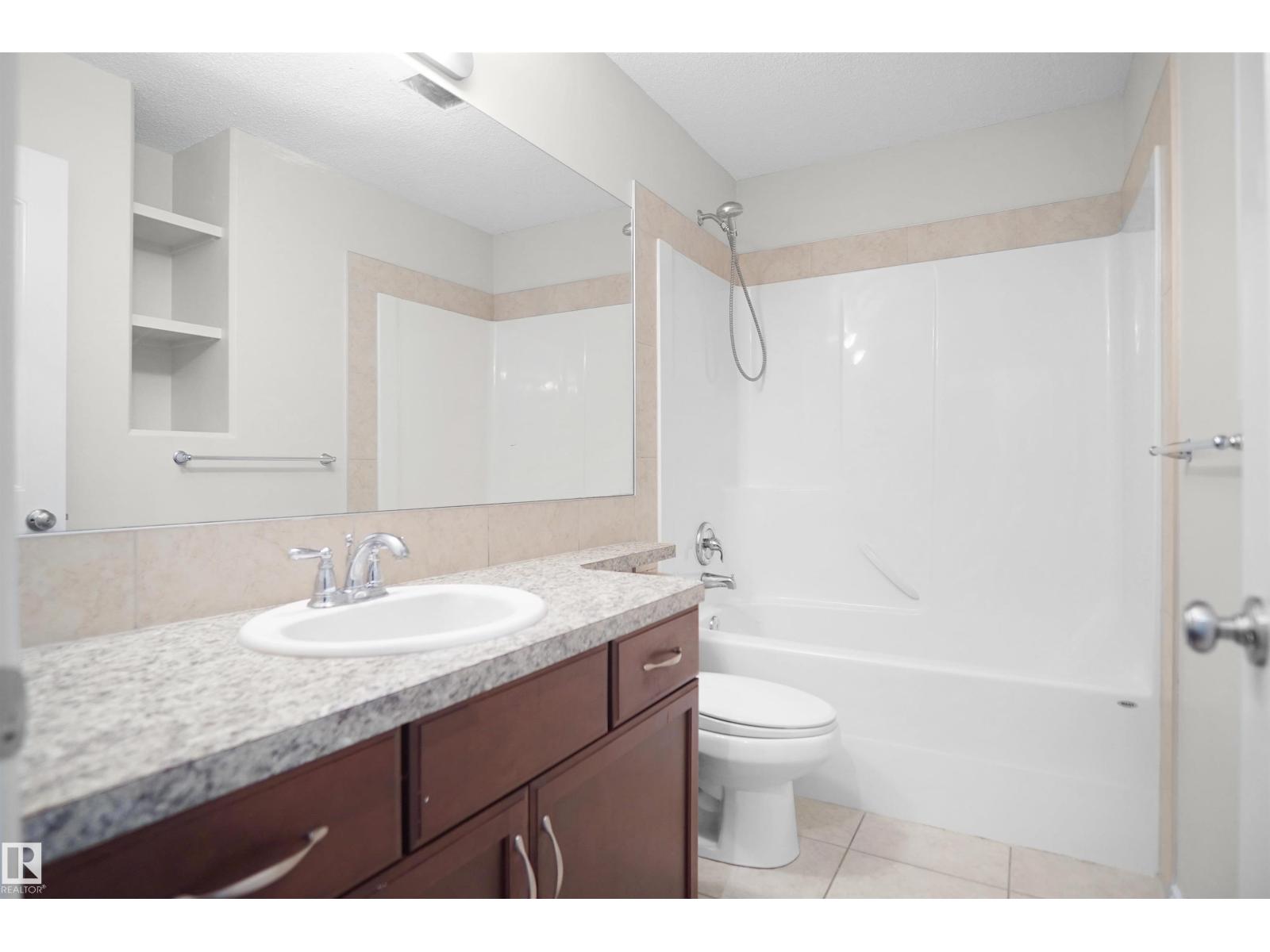 8432 18 AV SW - 51