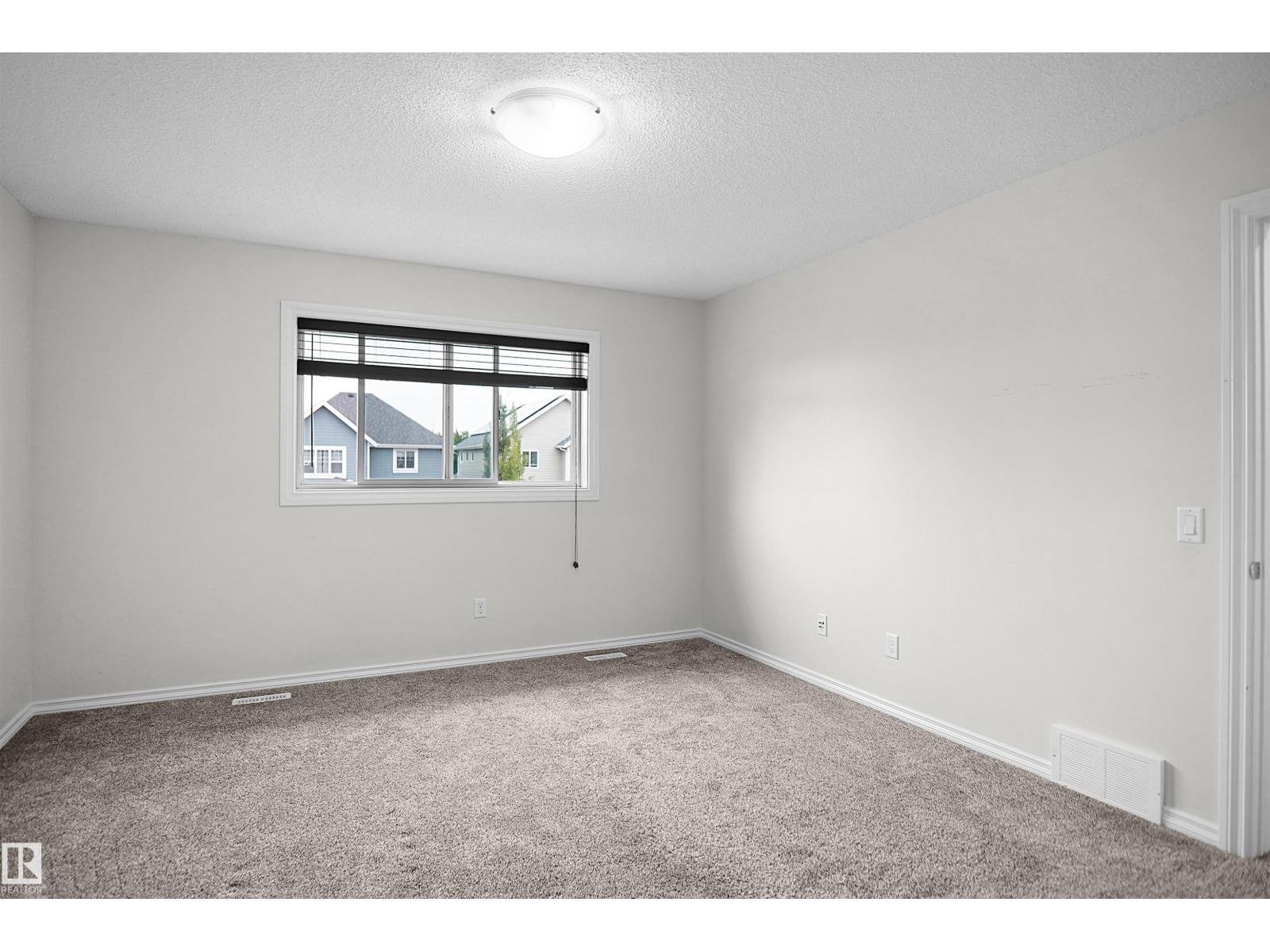 8432 18 AV SW - Image 47