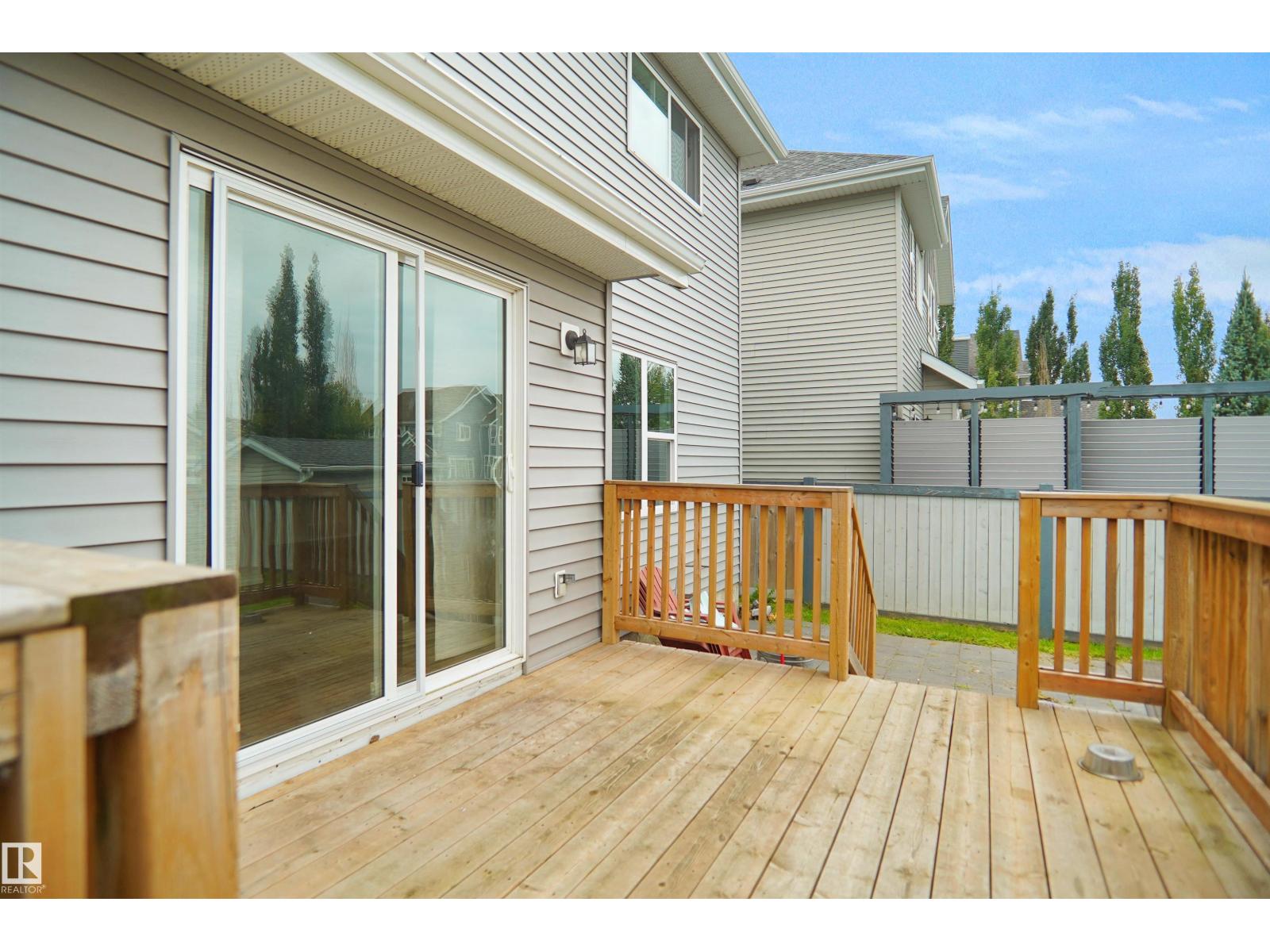8432 18 AV SW - 59